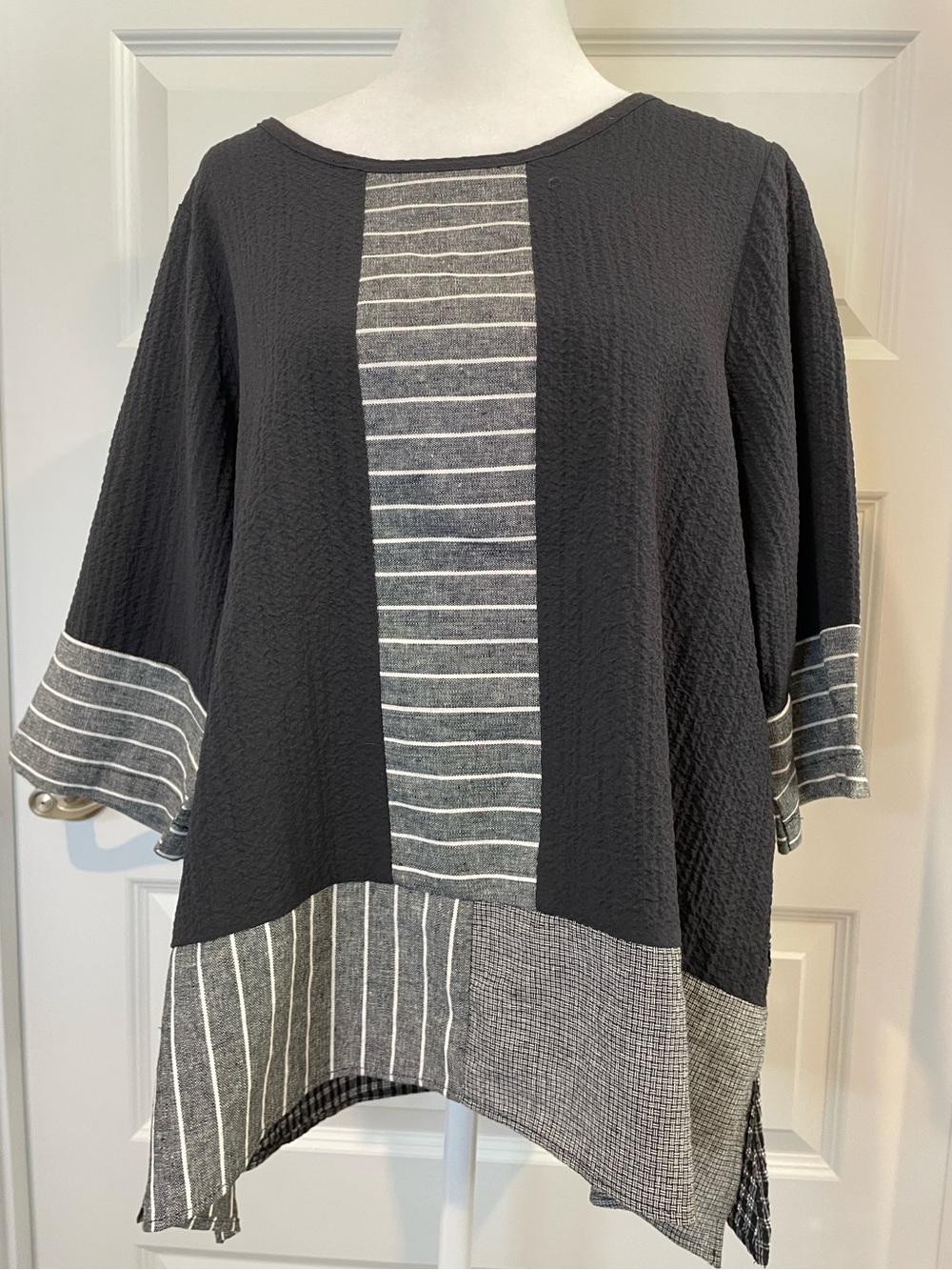 Soft Surroundings Black and Gray Striped Panel Pullover Size Medium - Picture 1 of 7